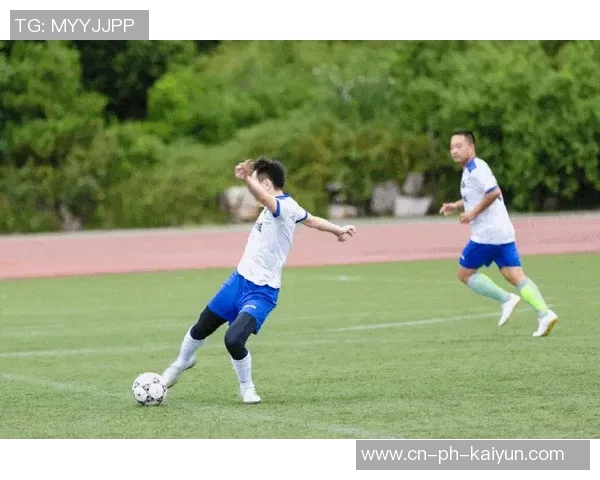实时足球赛况更新:全球赛事动态与精彩瞬间全景呈现 实时足球赛况更新:全球赛事动态与精彩瞬间全景呈现